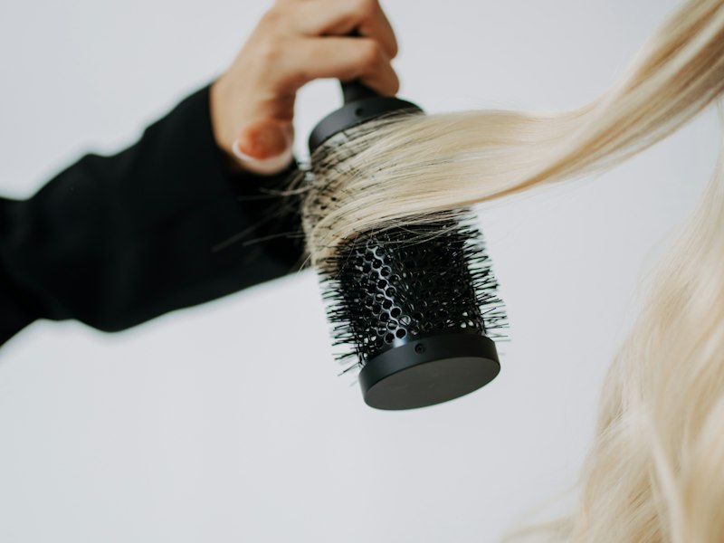 Why Your Hair Gets Greasy Faster in Summer